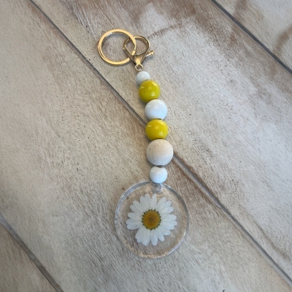 Daisy 16 oz Glass jar with Bamboo lid and glass straw - Matching Daisy Keychain. - Picture 5 of 5